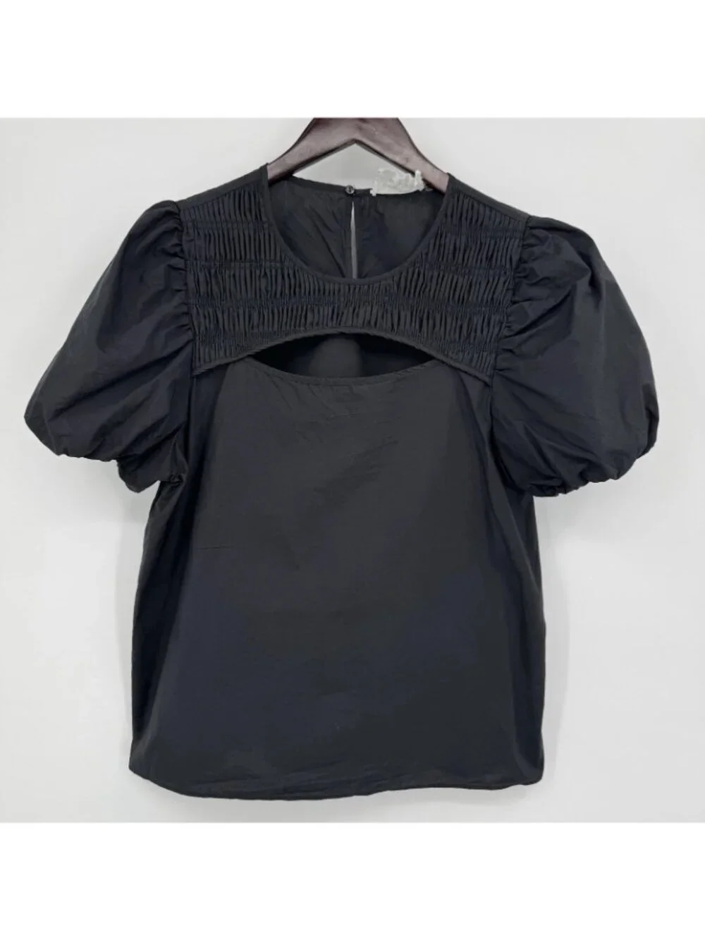 Hyacinth House by Tuckernuck Black Keyhole Birdie Blouse sz S Puff Sleeve Top